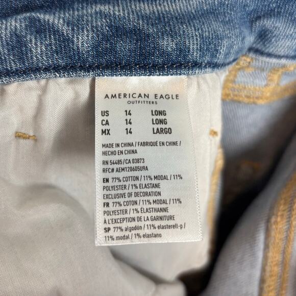 American Eagle Distressed Curvy Mom Jeans Stretch Size 14 Long - Picture 5 of 5